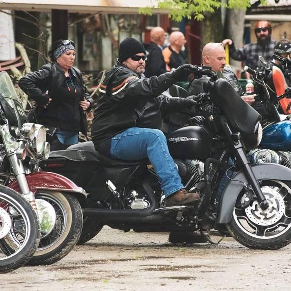 Meet your Posher, Chris - Picture 1 of 1